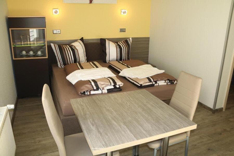 Pension Florion Bernburg Esterno foto